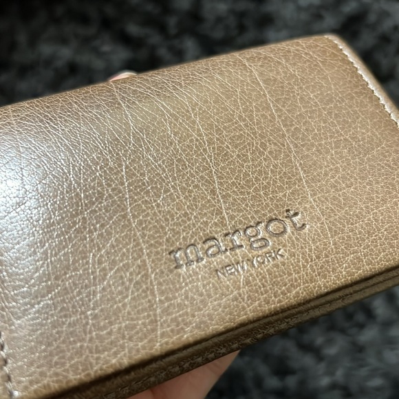 MARGOT Leather Card Holder - Picture 11 of 11